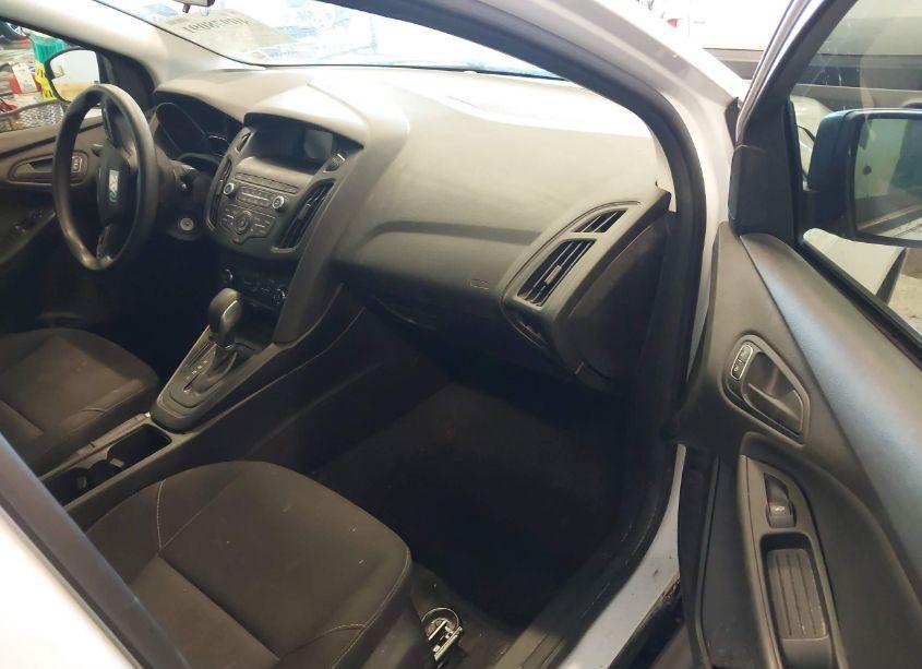 Photo 5 of 2018 Ford Focus S (VIN 1FADP3E23JL204497)