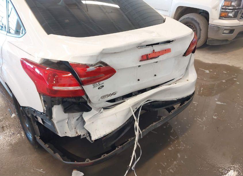 Photo 6 of 2018 Ford Focus S (VIN 1FADP3E23JL204497)