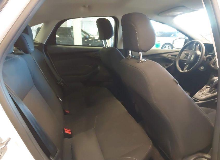 Photo 8 of 2018 Ford Focus S (VIN 1FADP3E23JL204497)