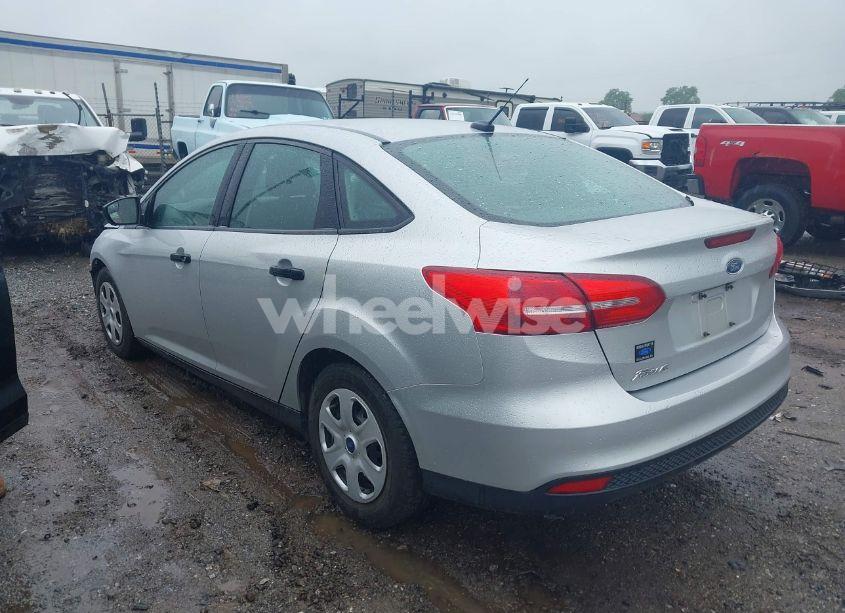 Photo 3 of 2018 Ford Focus S (VIN 1FADP3E23JL219579)