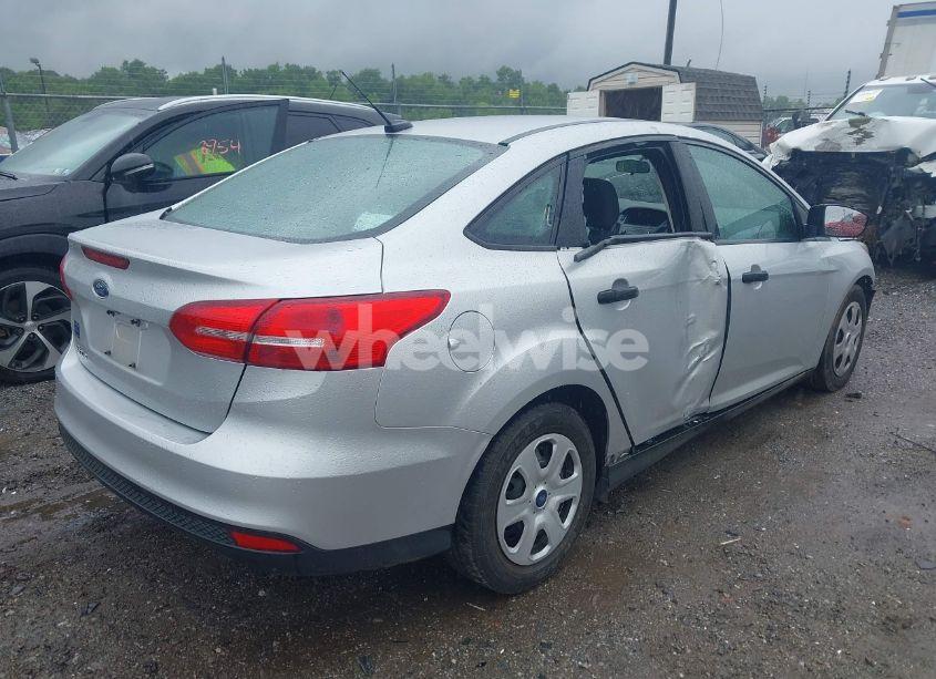 Photo 4 of 2018 Ford Focus S (VIN 1FADP3E23JL219579)