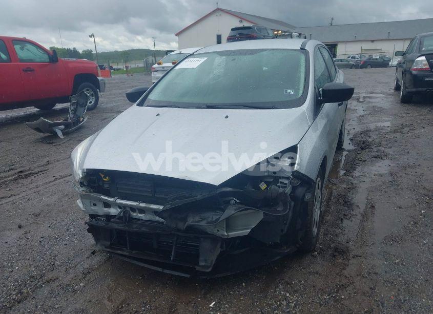 Photo 6 of 2018 Ford Focus S (VIN 1FADP3E23JL219579)