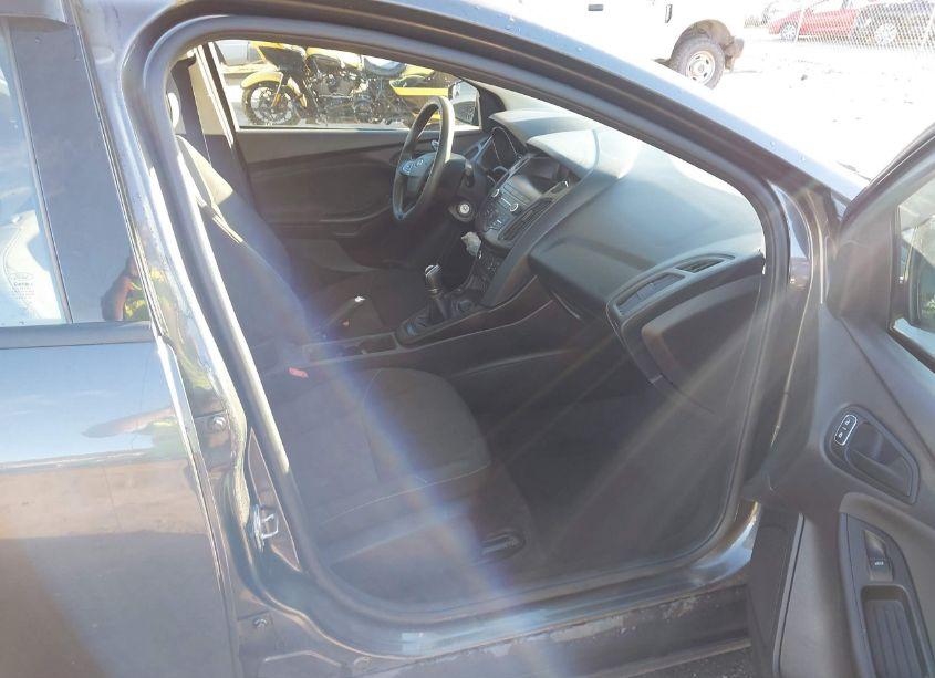 Photo 5 of 2018 Ford Focus S (VIN 1FADP3E23JL235281)