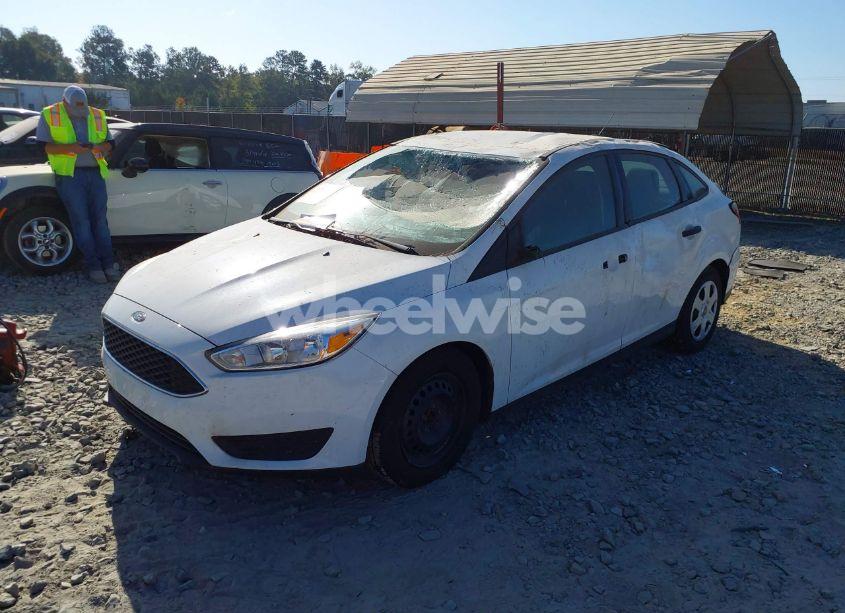 Photo 2 of 2018 Ford Focus S (VIN 1FADP3E23JL249097)