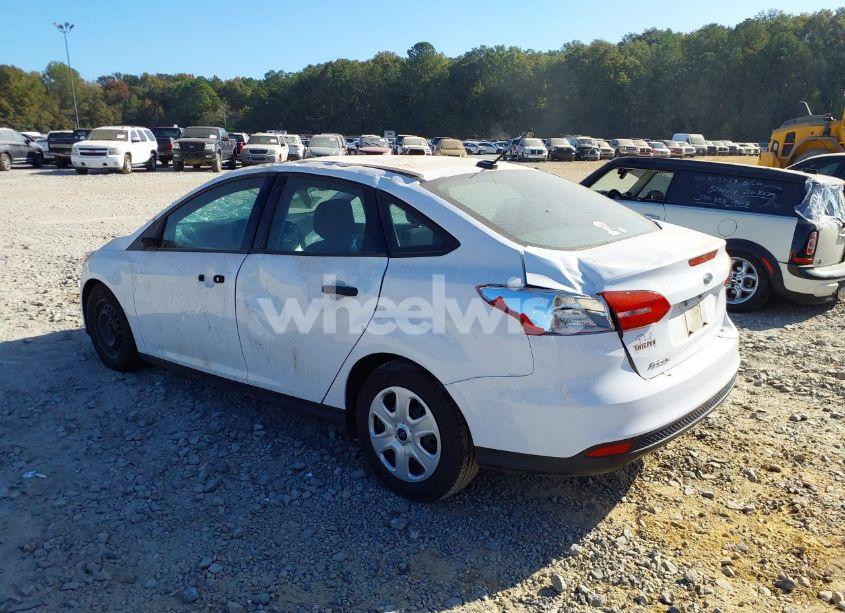 Photo 3 of 2018 Ford Focus S (VIN 1FADP3E23JL249097)