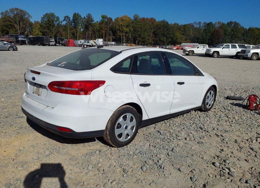 Photo 4 of 2018 Ford Focus S (VIN 1FADP3E23JL249097)