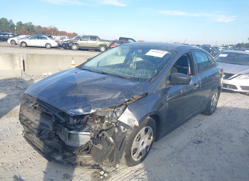 Photo 2 of 2018 Ford Focus S (VIN 1FADP3E23JL284402)