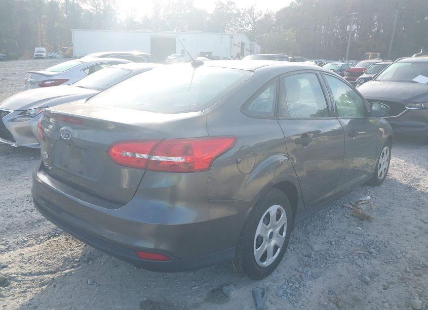 Photo 4 of 2018 Ford Focus S (VIN 1FADP3E23JL284402)
