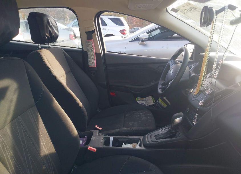 Photo 5 of 2018 Ford Focus S (VIN 1FADP3E23JL284402)