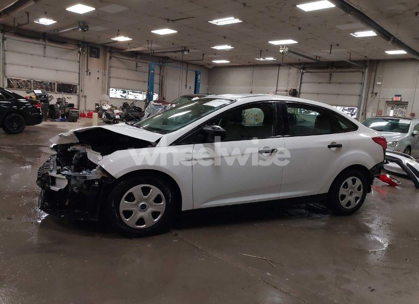 Photo 15 of 2018 Ford Focus S (VIN 1FADP3E23JL306611)