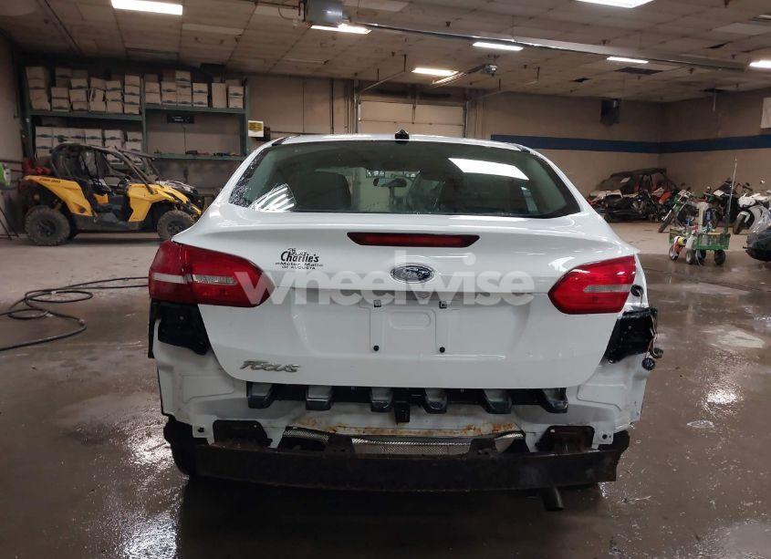 Photo 17 of 2018 Ford Focus S (VIN 1FADP3E23JL306611)