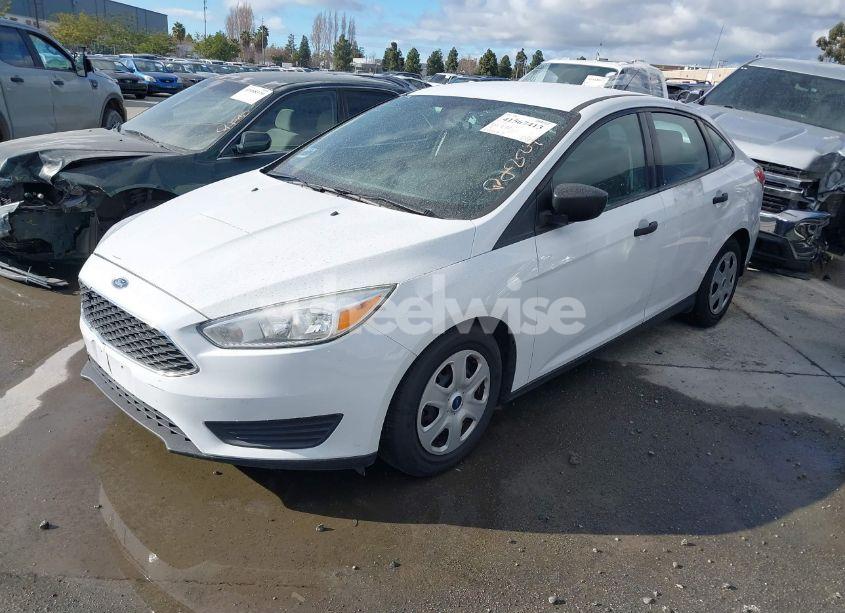 Photo 2 of 2018 Ford Focus S (VIN 1FADP3E23JL324493)