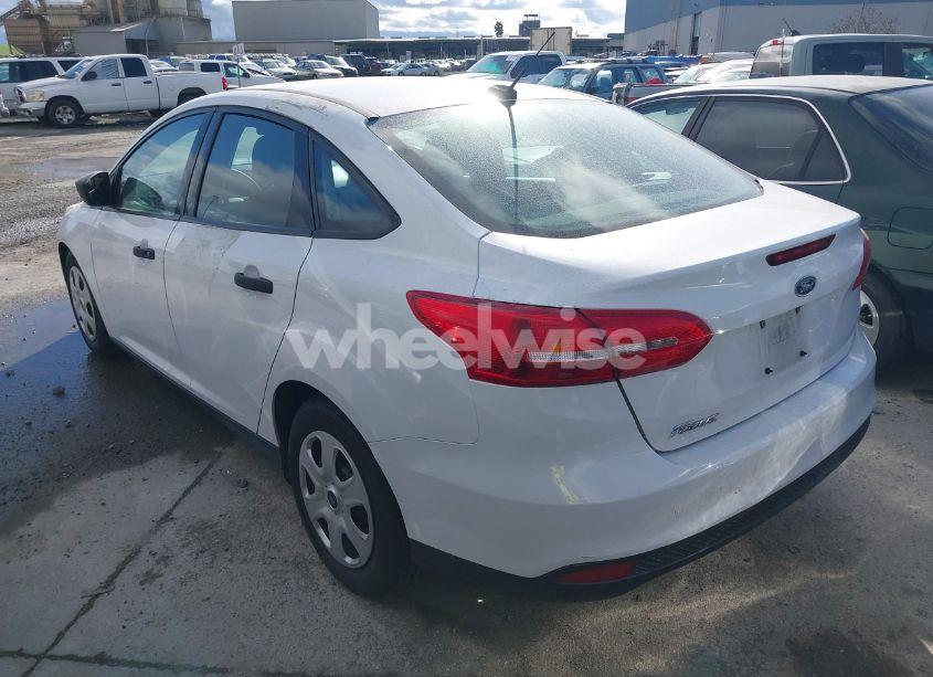 Photo 3 of 2018 Ford Focus S (VIN 1FADP3E23JL324493)