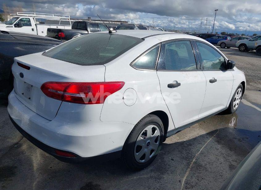 Photo 4 of 2018 Ford Focus S (VIN 1FADP3E23JL324493)