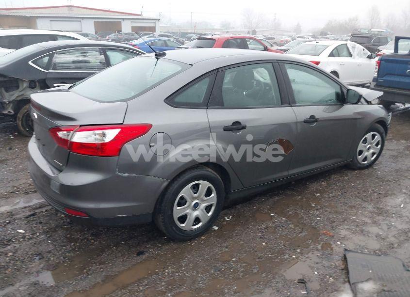 Photo 4 of 2013 Ford Focus S (VIN 1FADP3E24DL324281)