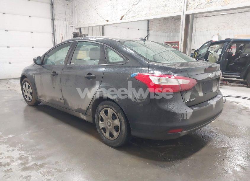 Photo 3 of 2014 Ford Focus S (VIN 1FADP3E24EL382957)