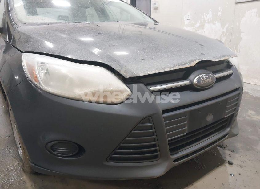 Photo 6 of 2014 Ford Focus S (VIN 1FADP3E24EL382957)