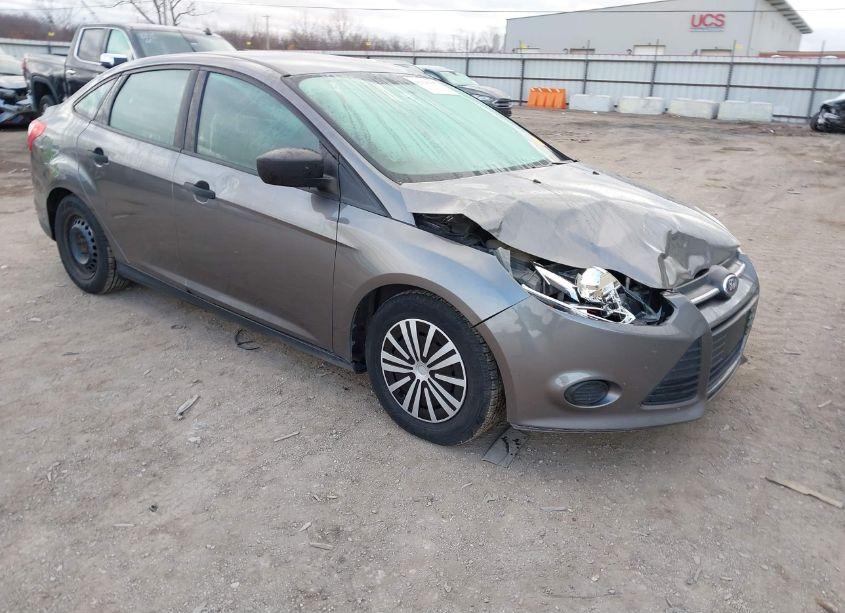 2014 Ford Focus S (VIN 1FADP3E24EL406433) main photo