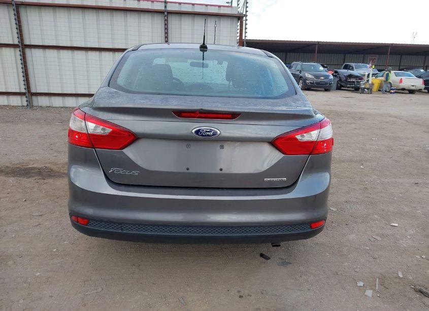 Photo 16 of 2014 Ford Focus S (VIN 1FADP3E24EL406433)