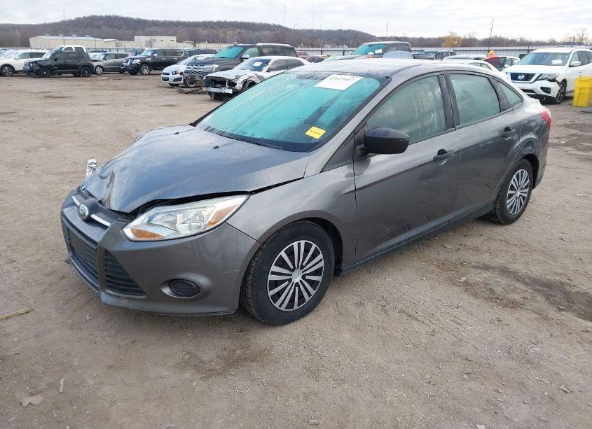 Photo 2 of 2014 Ford Focus S (VIN 1FADP3E24EL406433)