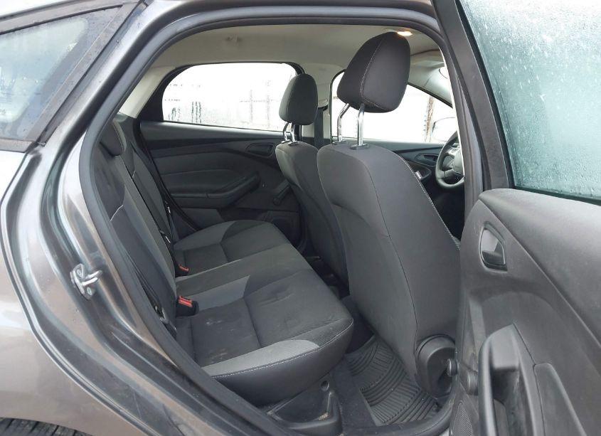 Photo 8 of 2014 Ford Focus S (VIN 1FADP3E24EL406433)