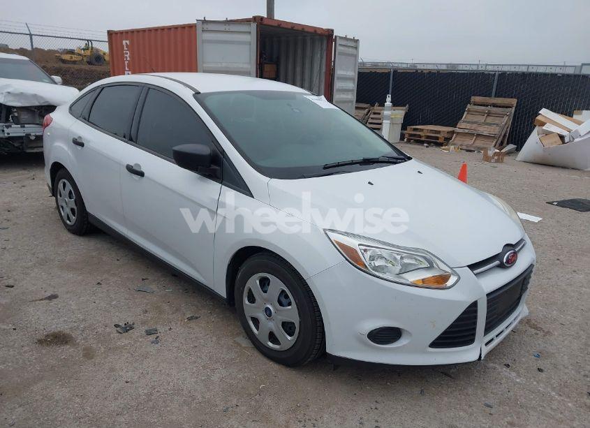 2014 Ford Focus S (VIN 1FADP3E24EL419487) main photo