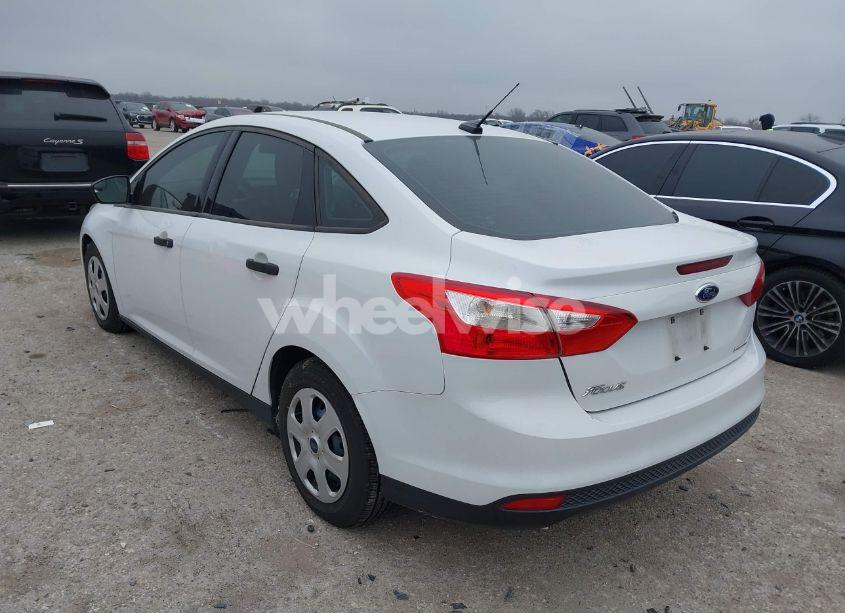 Photo 3 of 2014 Ford Focus S (VIN 1FADP3E24EL419487)