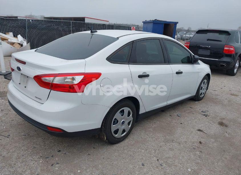 Photo 4 of 2014 Ford Focus S (VIN 1FADP3E24EL419487)