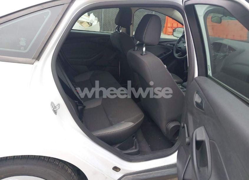 Photo 8 of 2014 Ford Focus S (VIN 1FADP3E24EL419487)