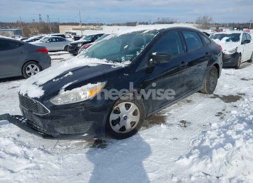 Photo 2 of 2015 Ford Focus S (VIN 1FADP3E24FL381342)