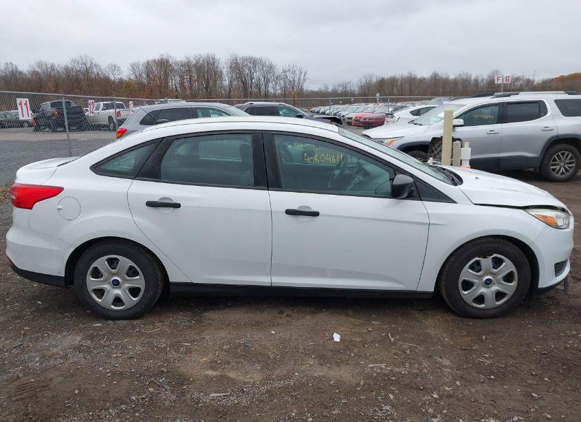 Photo 13 of 2016 Ford Focus S (VIN 1FADP3E24GL251093)