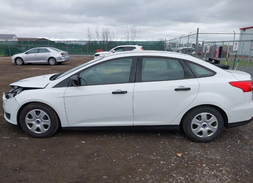 Photo 14 of 2016 Ford Focus S (VIN 1FADP3E24GL251093)
