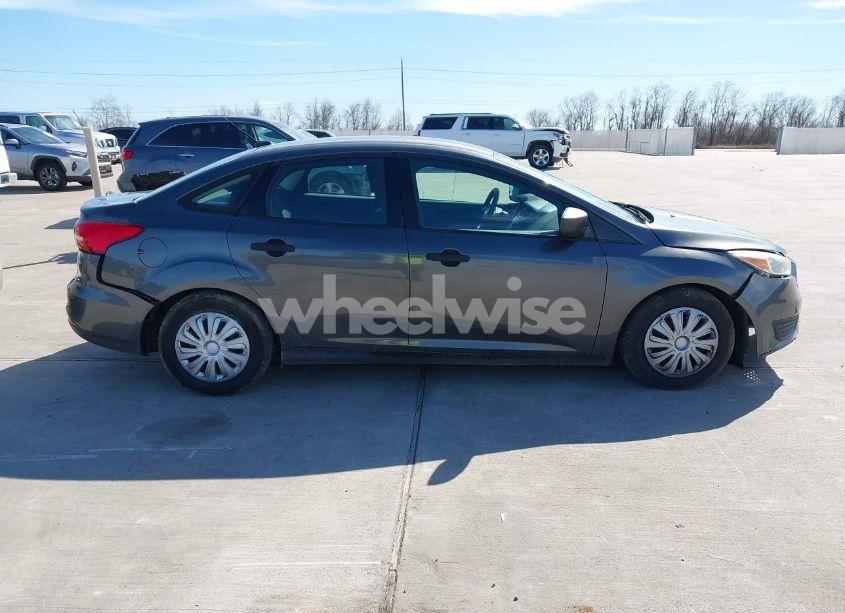 Photo 13 of 2016 Ford Focus S (VIN 1FADP3E24GL369113)