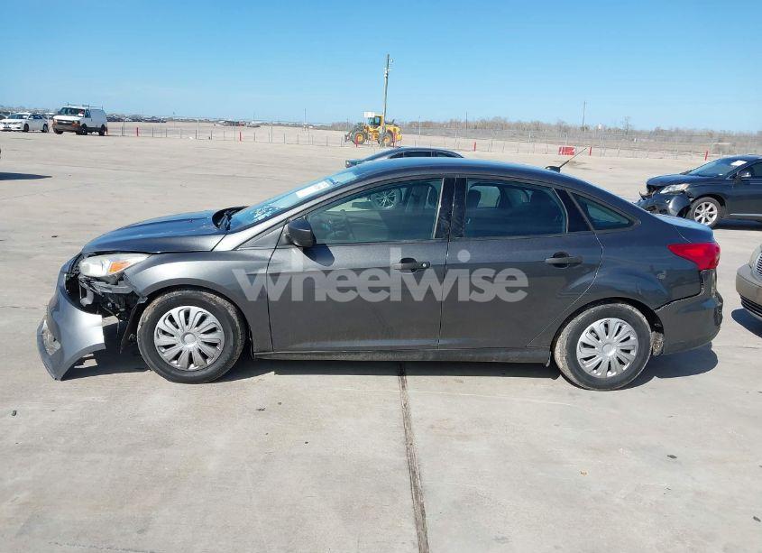 Photo 14 of 2016 Ford Focus S (VIN 1FADP3E24GL369113)
