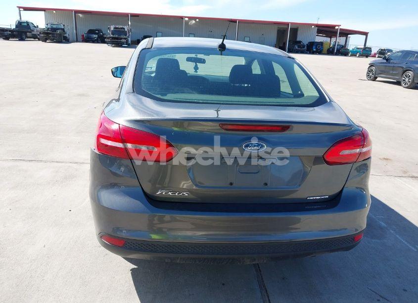 Photo 16 of 2016 Ford Focus S (VIN 1FADP3E24GL369113)