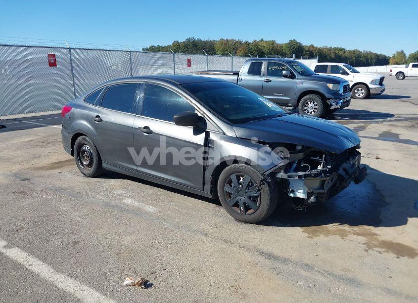 2016 Ford Focus S (VIN 1FADP3E24GL390687) main photo