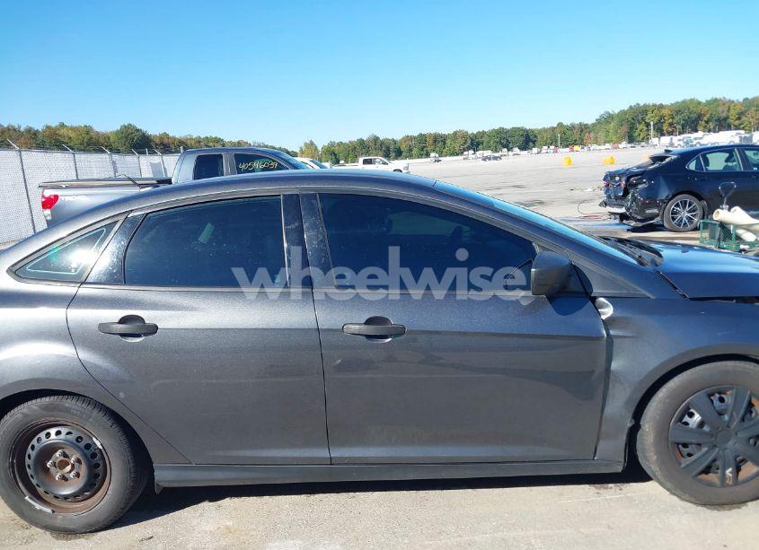 Photo 14 of 2016 Ford Focus S (VIN 1FADP3E24GL390687)