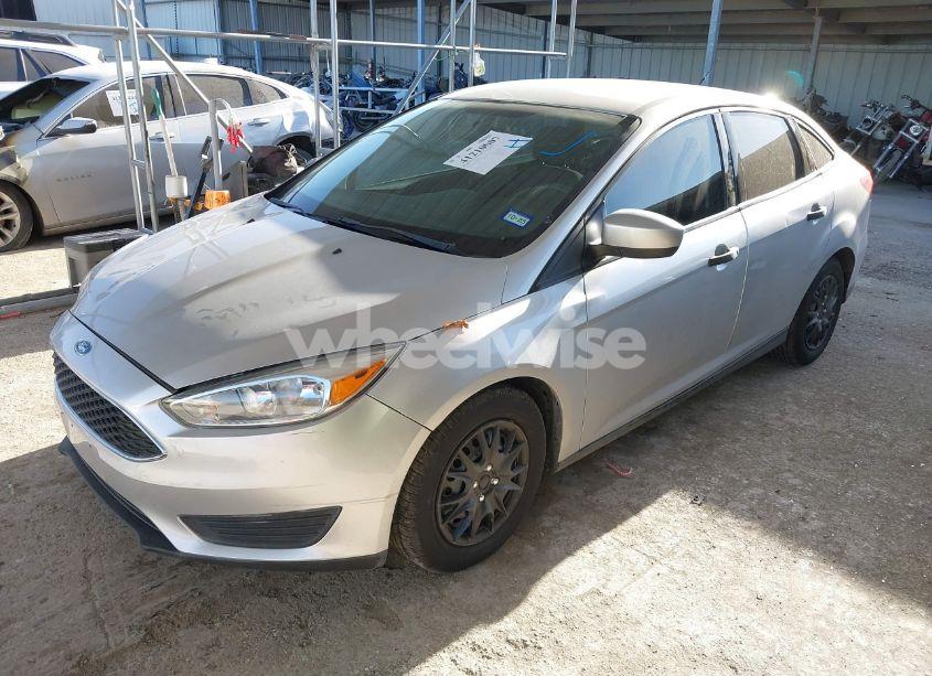 Photo 2 of 2017 Ford Focus S (VIN 1FADP3E24HL229595)