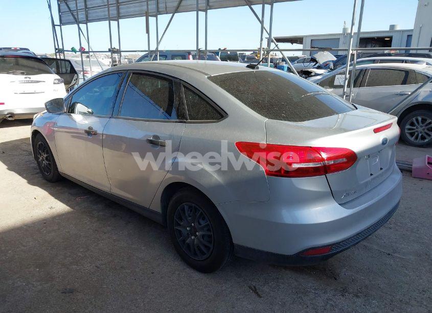 Photo 3 of 2017 Ford Focus S (VIN 1FADP3E24HL229595)