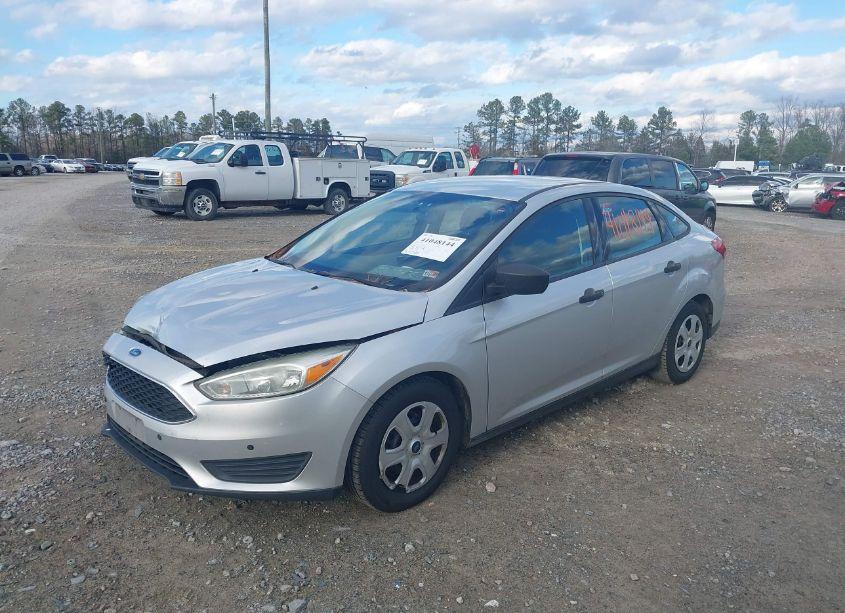 Photo 2 of 2017 Ford Focus S (VIN 1FADP3E24HL279235)