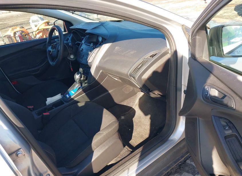 Photo 5 of 2017 Ford Focus S (VIN 1FADP3E24HL279235)