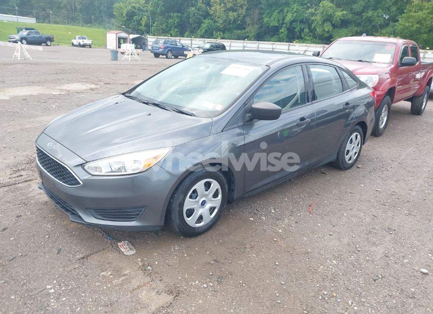 Photo 2 of 2017 Ford Focus S (VIN 1FADP3E24HL301329)