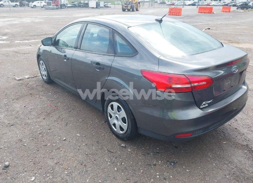 Photo 3 of 2017 Ford Focus S (VIN 1FADP3E24HL301329)