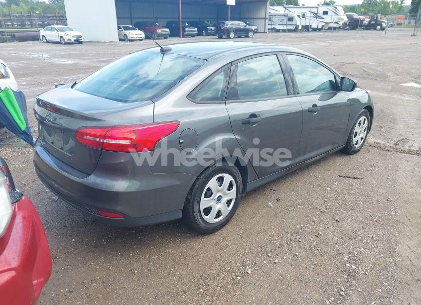 Photo 4 of 2017 Ford Focus S (VIN 1FADP3E24HL301329)