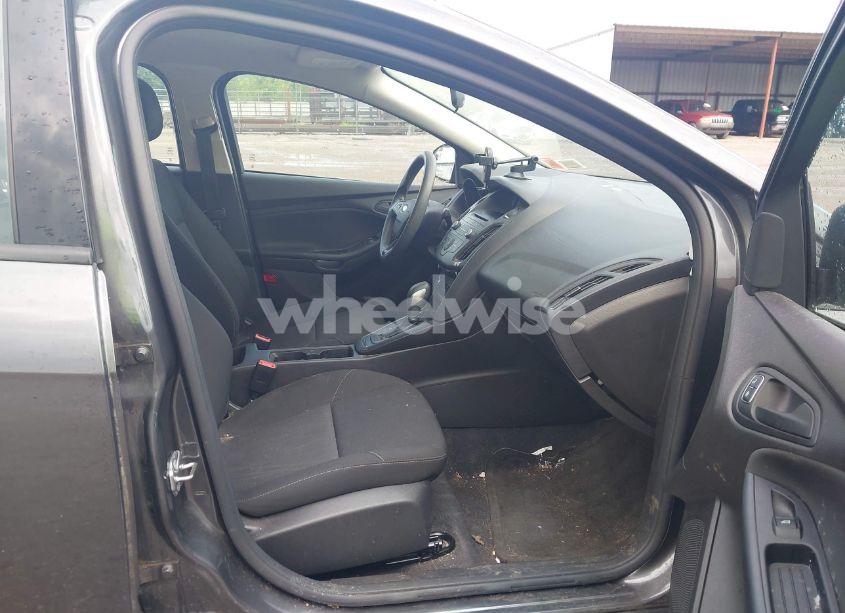 Photo 5 of 2017 Ford Focus S (VIN 1FADP3E24HL301329)