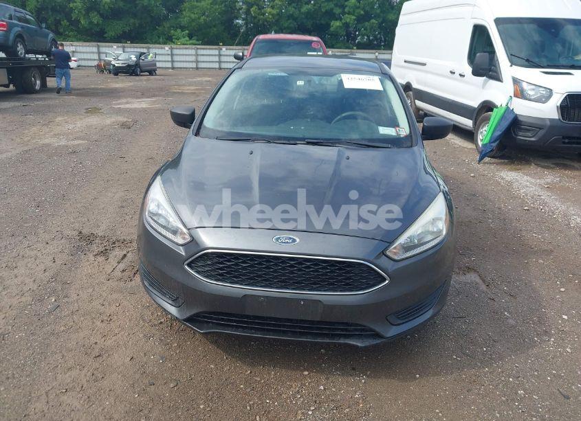 Photo 6 of 2017 Ford Focus S (VIN 1FADP3E24HL301329)