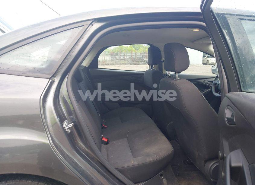 Photo 8 of 2017 Ford Focus S (VIN 1FADP3E24HL301329)