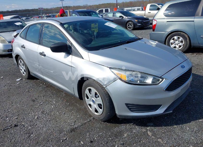 2017 Ford Focus S (VIN 1FADP3E24HL338624) main photo