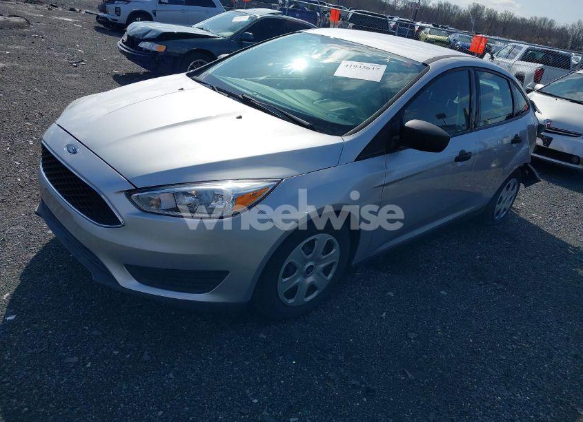 Photo 2 of 2017 Ford Focus S (VIN 1FADP3E24HL338624)