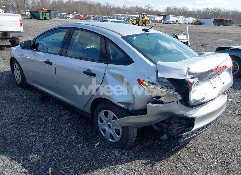 Photo 3 of 2017 Ford Focus S (VIN 1FADP3E24HL338624)